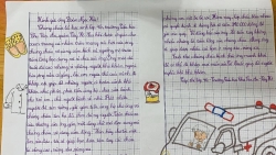 Học trò Hà Nội đập lợn đất ủng hỗ quỹ "Vì đồng bào" của ông Đoàn Ngọc Hải