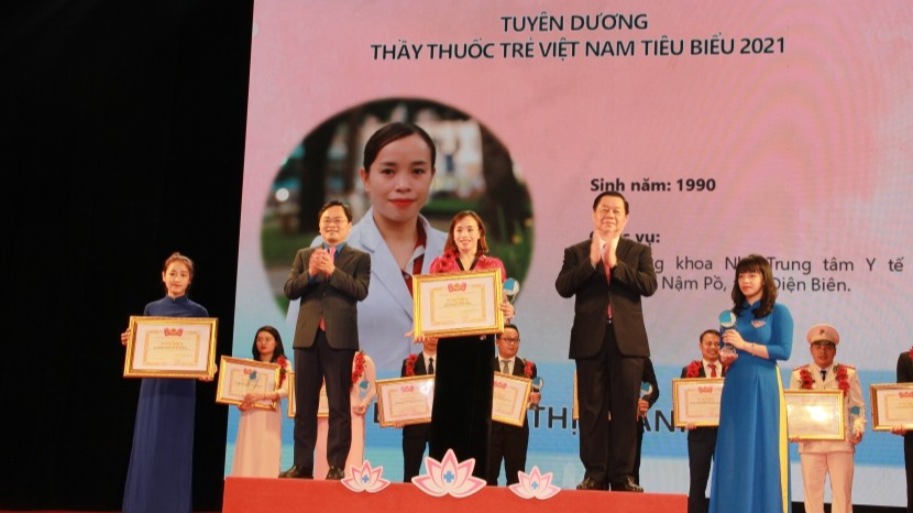 Bác sĩ Lò Thị Thanh Hợp được tuyên dương Thầy thuốc trẻ Việt Nam tiêu biểu năm 2021