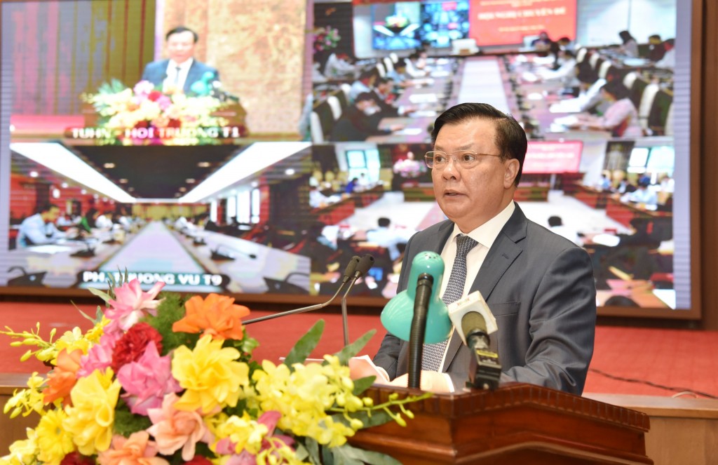 Bí thư Thành ủy Đinh Tiến Dũng phát biểu kết luận hội nghị