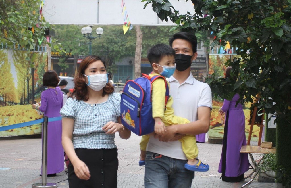Giám đốc Sở GD&amp;ĐT Hà Nội kiểm tra công tác đón trẻ mầm non đi học trở lại