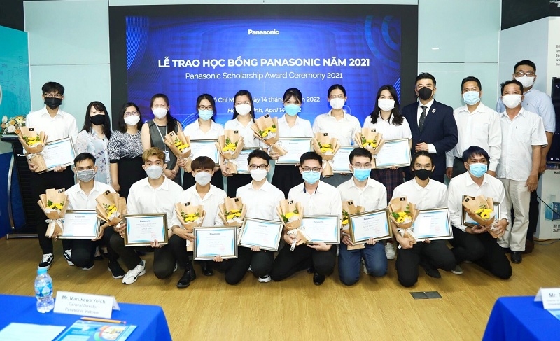 15 sinh viên xuất sắc nhận học bổng 30 triệu đồng từ Panasonic