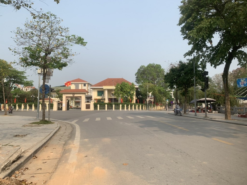 khu vực tổ chức tuyến phố đi bộ sẽ bao quanh thành cổ Sơn Tây với 4 tuyến phố chính, gồm: Phó Đức Chính, Phan Chu Trinh, Lê Quý Đôn và Phạm Ngũ Lão. Tổng chiều dài khoảng 1.600m.