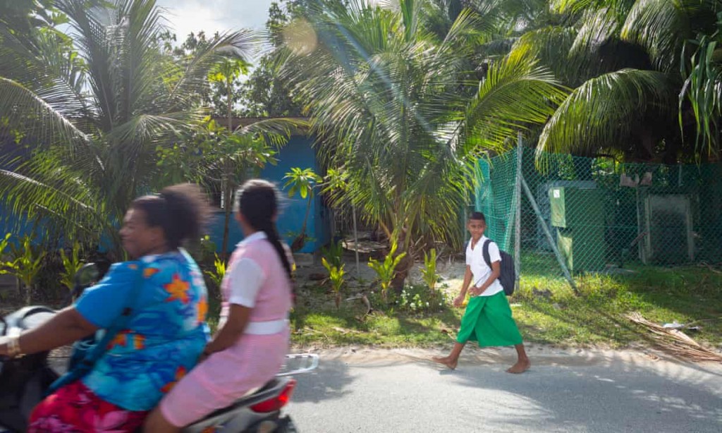 Khi Tuvalu đóng cửa biên giới, những người Tuvalu sống ở nước ngoài cũng nhanh chóng đổ về Fiji để được hồi hương (Ảnh: The Guardian)