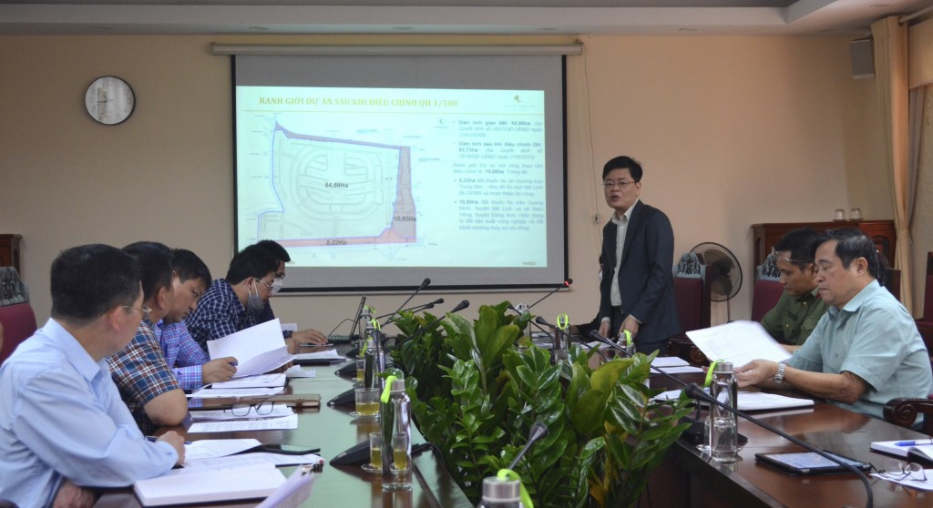 Ông Vũ Nhất – Giám đốc Công ty CP Vĩnh Sơn báo cáo tiến độ triển khai dự án khu đô thị thung lũng hoa hồng