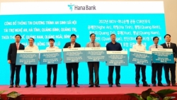 hana bank tang 40 ty dong xay nha van hoa cong dong tranh lu va tai tro xe cuu thuong tai viet nam