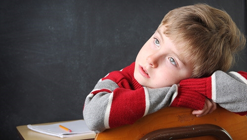 Mẹ cùng con tăng động, giảm chú ý đi bộ 5km mỗi tối