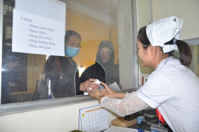 Hà Nội thưởng tiền cho người vận động bệnh nhân HIV đến điều trị