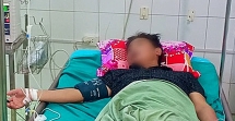 Hai thanh niên nguy kịch vì uống rượu ngâm ấu tẩu