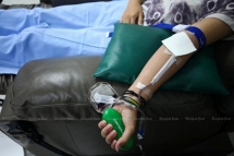 Nam thanh niên nhiễm HIV do truyền máu tại bệnh viện