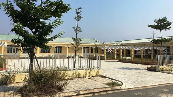 xay truong hang ti dong roi bo khong