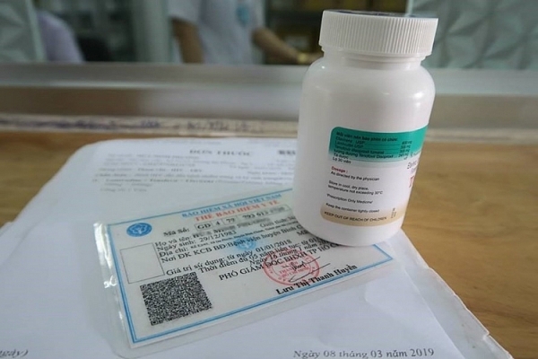 nhieu nguoi phai vao vien vi lo giam phai kim tiem nghi chua hiv