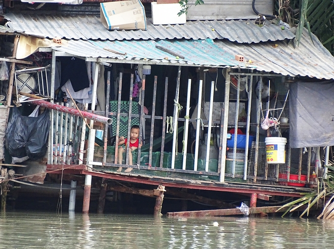 song thap thom noi sat lo o sai gon