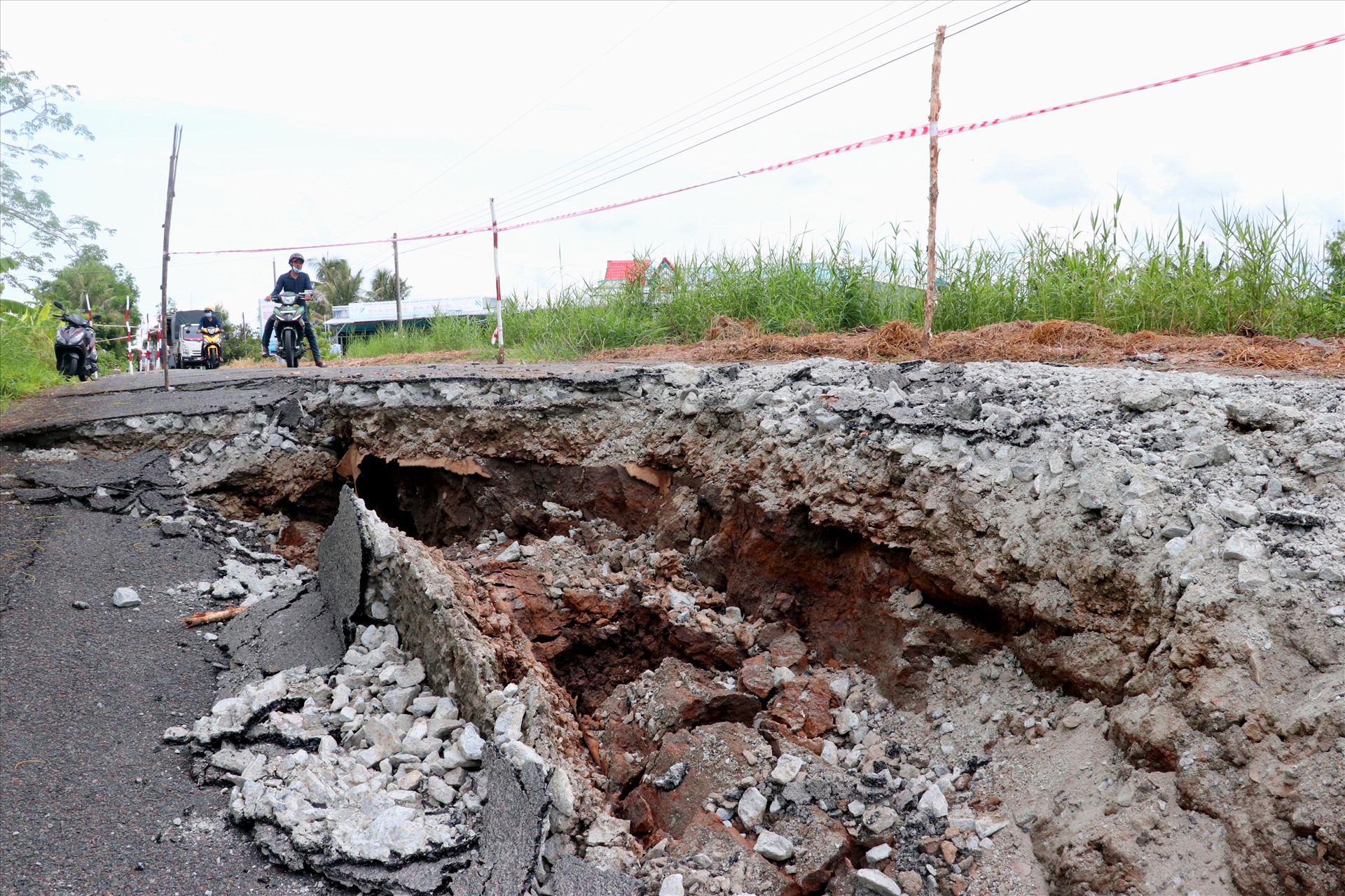 Kiên Giang: Sụt lún, sạt lở nghiêm trọng Tỉnh lộ 965