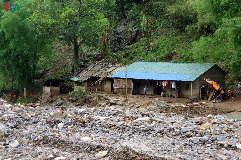 Trước mùa mưa lũ, người dân Lai Châu mong di chuyển đến nơi ở an toàn