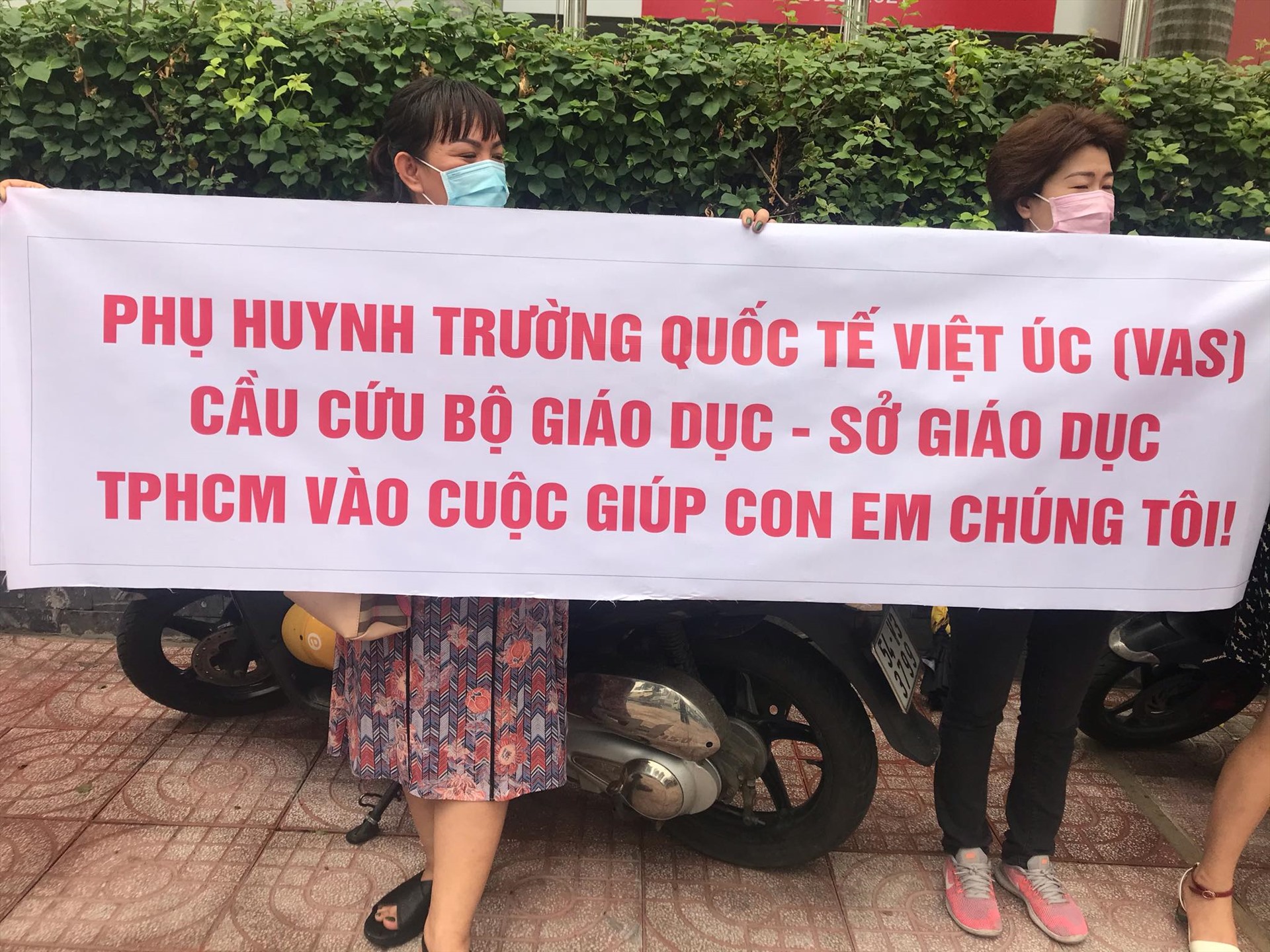 Phụ huynh Trường Việt Úc lần 3 phản đối học phí