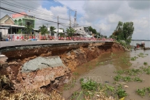 Sạt lở "bủa vây" tuyến giao thông huyết mạch của tỉnh An Giang