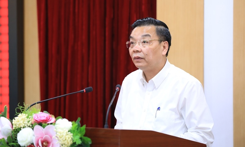 Chủ tịch UBND thành phố Hà Nội Chu Ngọc Anh phát biểu, trình bày chương trình hành động trước cử tri quận Đống Đa