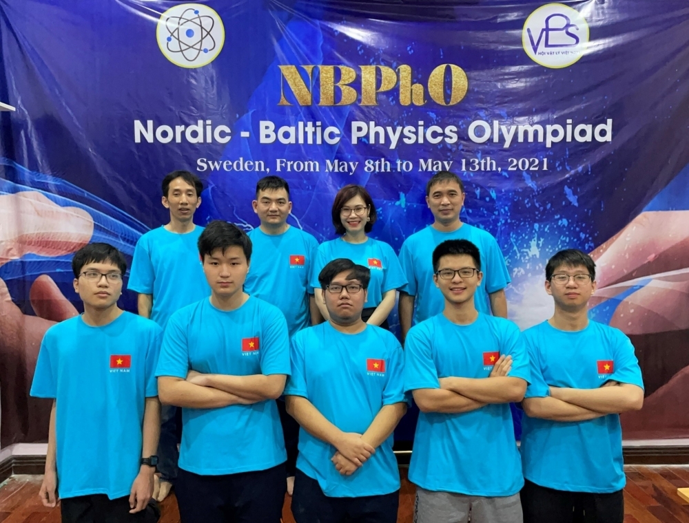 Đoàn học sinh Hà Nội tham dự kỳ thi Olympic Vật lý Bắc Âu - Baltic năm 2021.