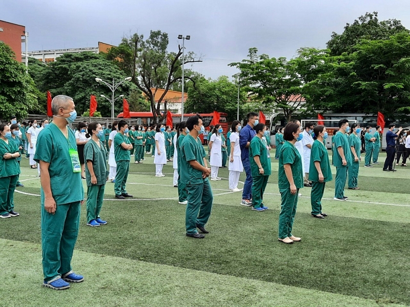 200 y bác sĩ Quảng Ninh lên đường sang Bắc Giang hỗ trợ chống dịch