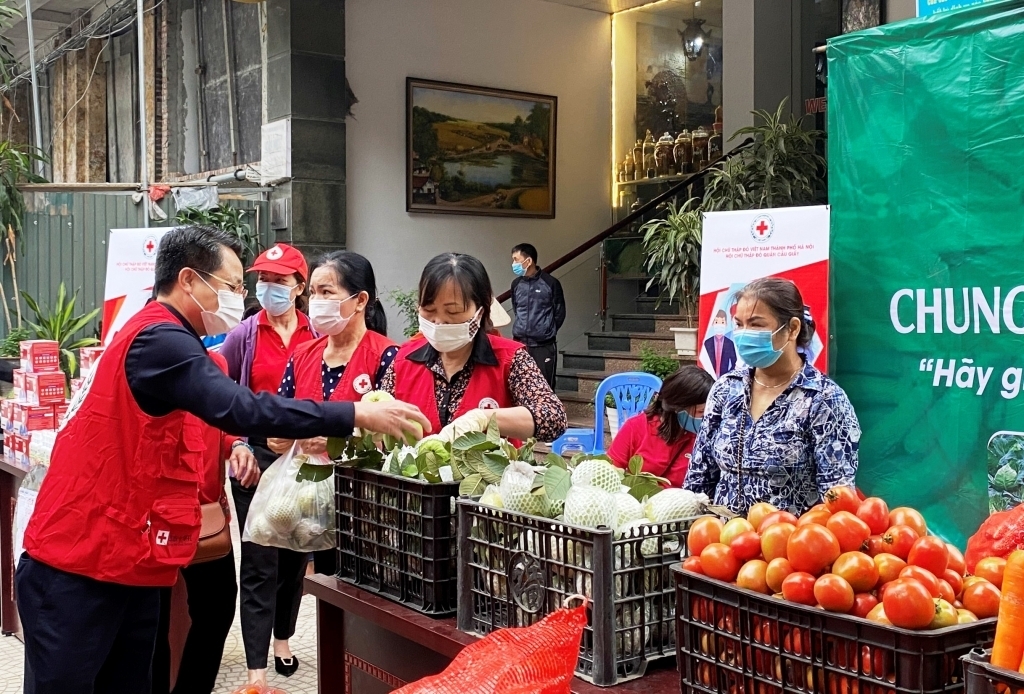 Mới cách đây mấy tháng, Hà Nội cũng vừa chống dịch vừa ủng hộ Hải Dương bằng nhiều việc làm cụ thể, thiết thực