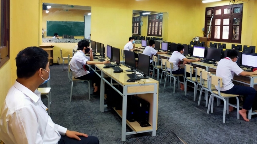 Trường công lập đầu tiên ở Hà Nội kiểm tra trực tuyến: Thử thách lòng trung thực, ý thức tự giác