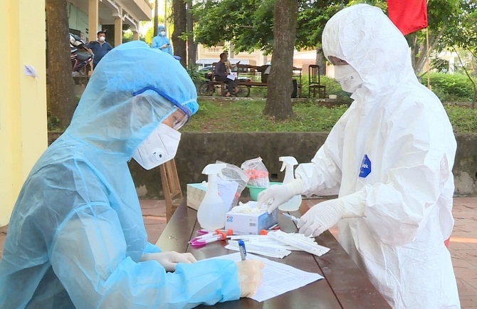 Đoàn công tác y tế của Hà Nội hỗ trợ huyện Lạng Giang phòng chống dịch bệnh Covid-19