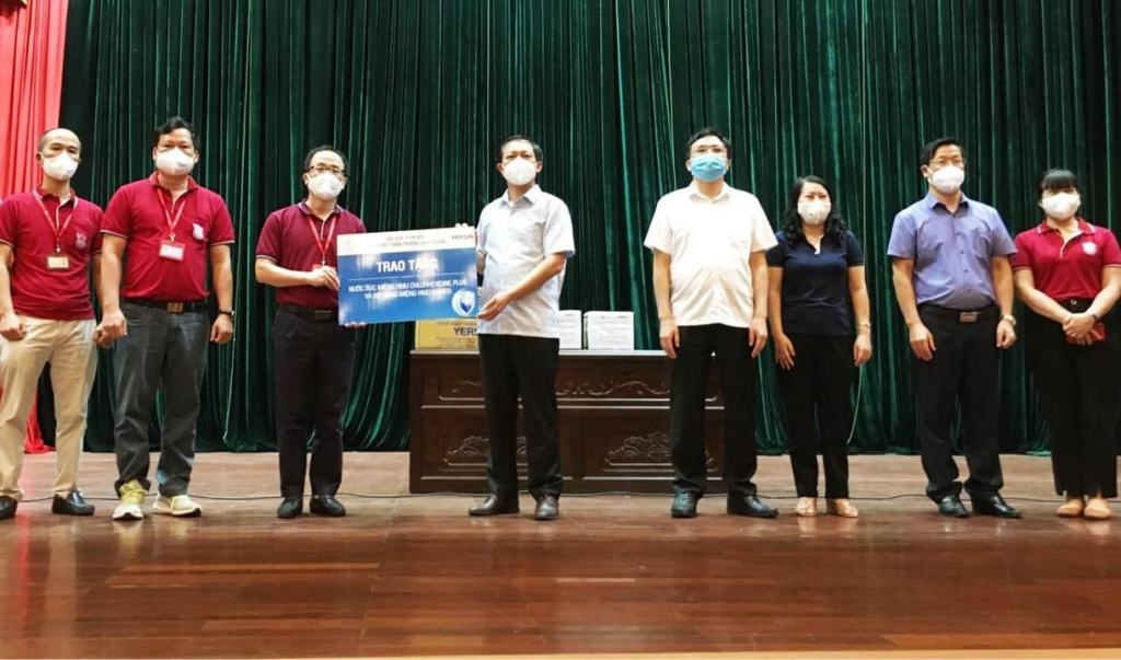 Trường Đại học Y Hà Nội ủng hộ tỉnh Bắc Ninh phòng chống dịch Covid-19
