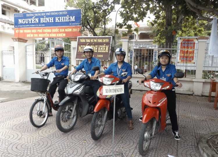 Nhiều chuyến xe miễn phí đưa đón thí sinh thi THPT Quốc gia 2019 