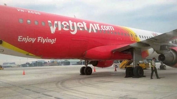 vietjet air tung tre chuyen nhu com bua ra sao