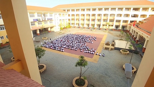 la lung hieu truong khong day nhung van nhan tien dung lop