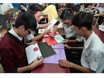 Ra đề thi sao cứ bị trùng: Cần chấm dứt tình trạng dạy theo văn mẫu