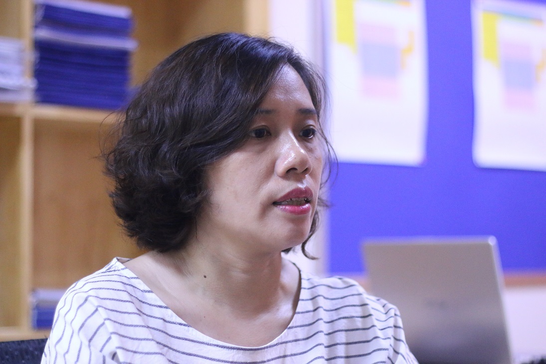 buoc thoi viec co giao tat tre 3 tuoi bam mat