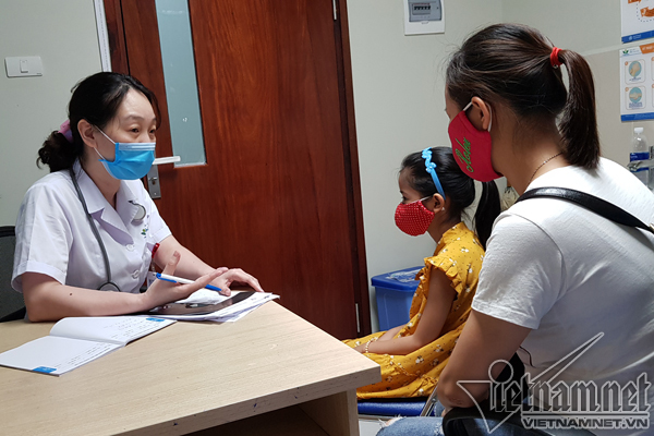 1.000 trẻ dậy thì sớm, mất 20cm chiều cao khi lớn