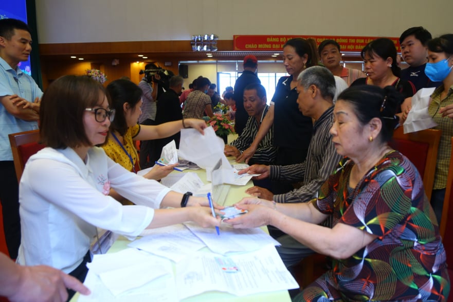 Chi trả hỗ trợ lao động mất việc do dịch COVID-19 tại Hà Nội triển khai chậm