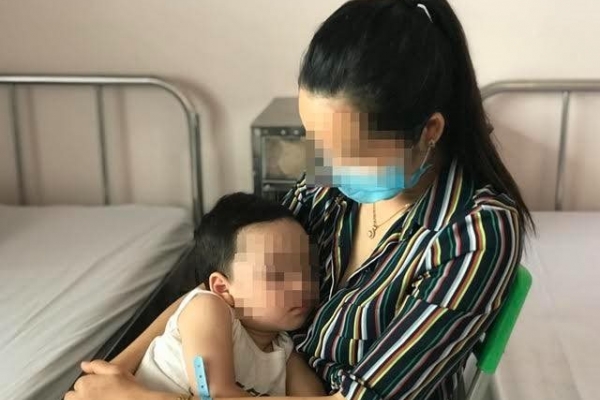 Mỗi ngày có 5-10 bị dính lưỡi phải phẫu thuật, cha mẹ cần biết những dấu hiệu sau