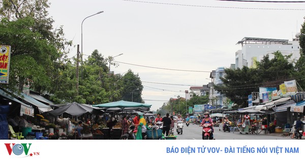 Đường mở đến đâu chợ tự phát mọc theo đến đó: Hiểm họa khôn lường