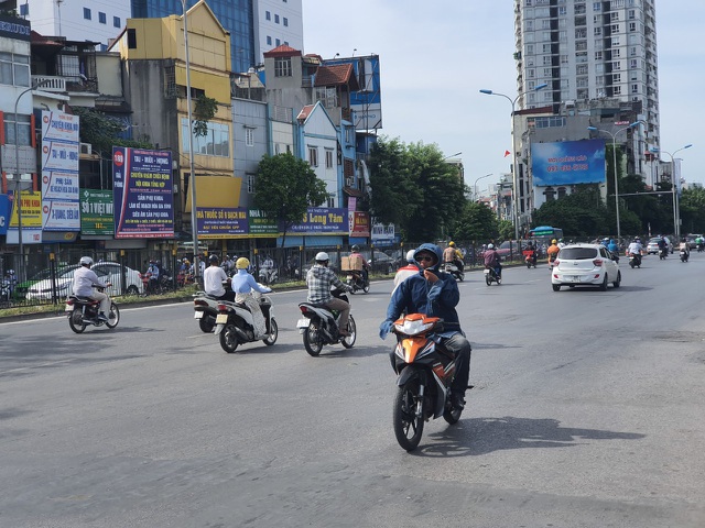 nguoi phu nu nhap vien trong dem vi ngo doc sau khi an dao mua hang rong