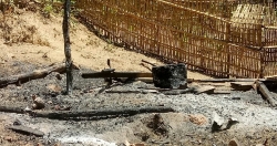 Hút thuốc cạnh can xăng, 2 vợ chồng bị cháy thương vong