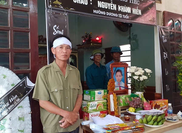 tai nan o ha tinh am anh tieng khoc xe long ben nhung vong hoa trang