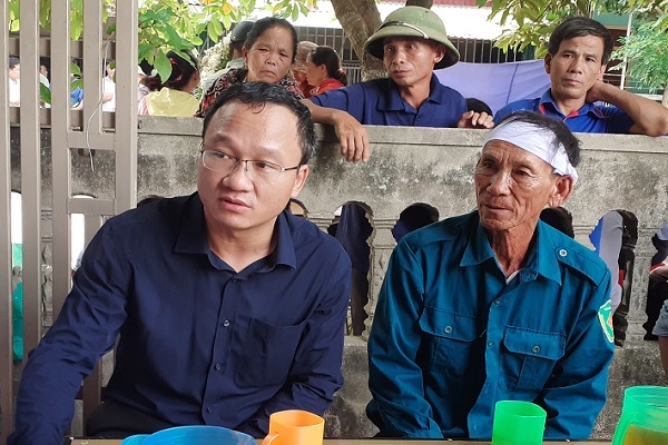 tai nan o ha tinh am anh tieng khoc xe long ben nhung vong hoa trang