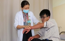 Nguy hiểm sốt xuất huyết ở người lớn