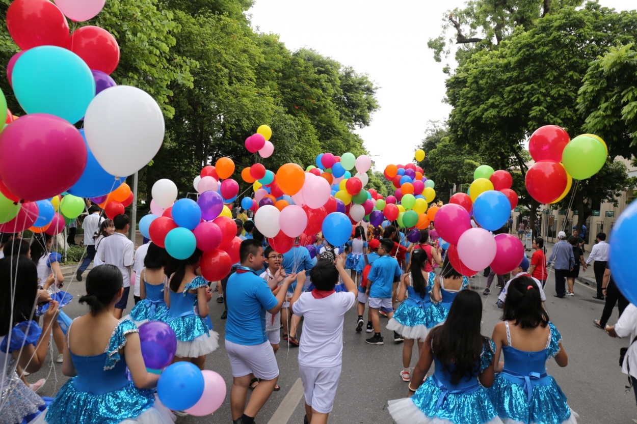 le hoi duong pho mung 20 nam ha noi thanh pho vi hoa binh