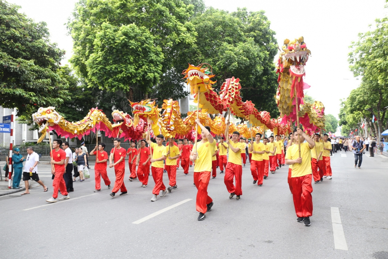 le hoi duong pho mung 20 nam ha noi thanh pho vi hoa binh