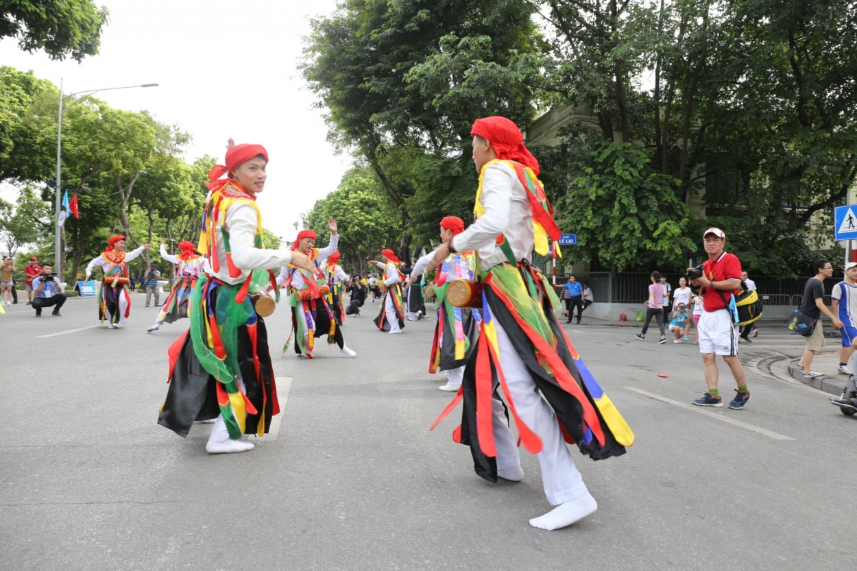 le hoi duong pho mung 20 nam ha noi thanh pho vi hoa binh