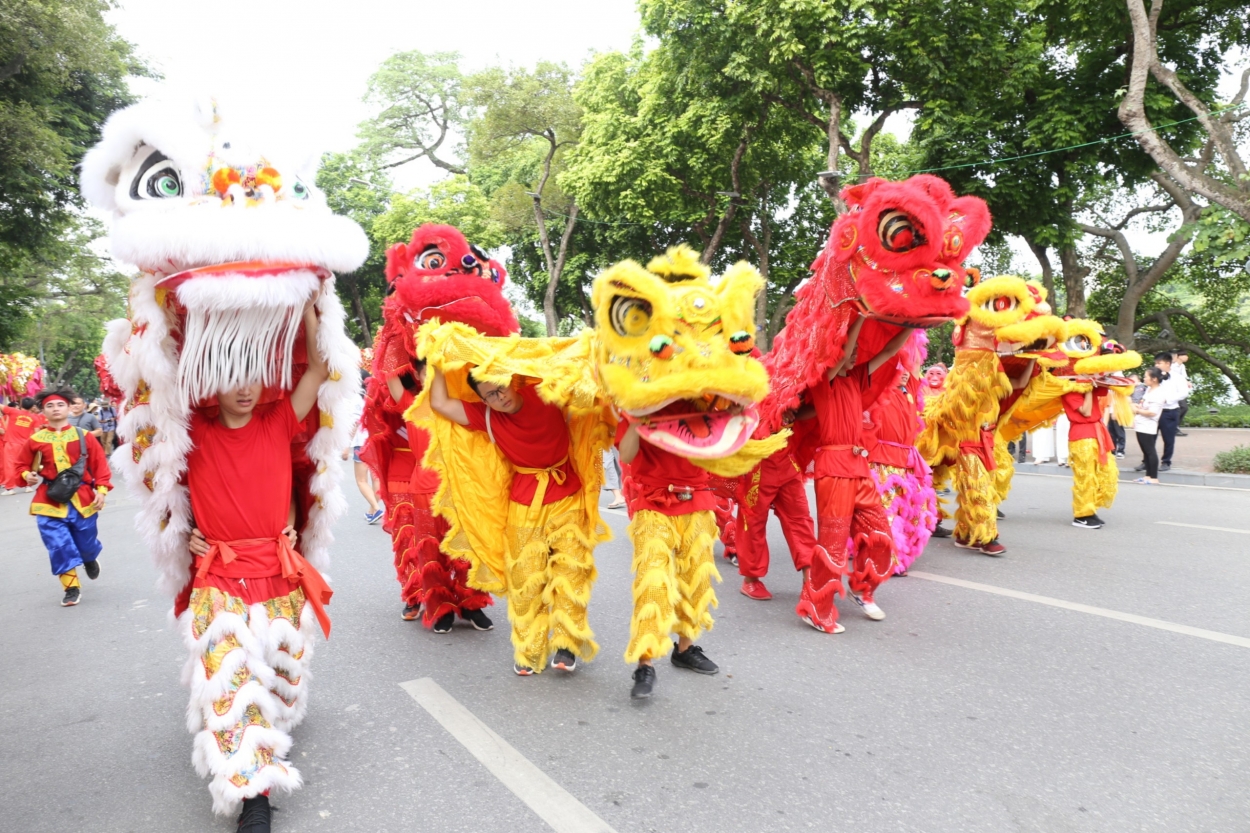 le hoi duong pho mung 20 nam ha noi thanh pho vi hoa binh