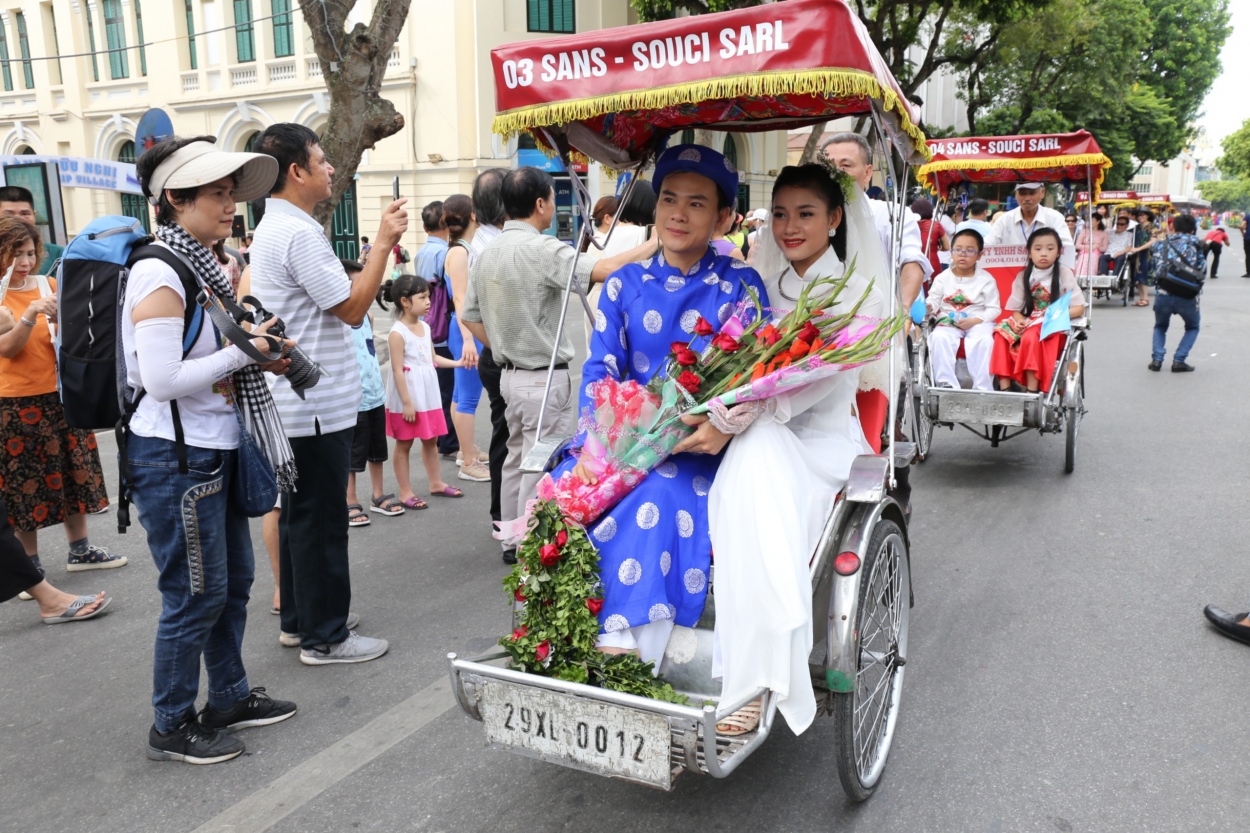 le hoi duong pho mung 20 nam ha noi thanh pho vi hoa binh