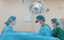 Chàng trai bị cong dương vật, bác sĩ Trung Quốc lại cắt bao quy đầu