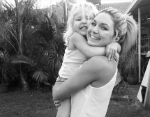 Nữ vận động viên thể hình tử vong vì dùng bột whey