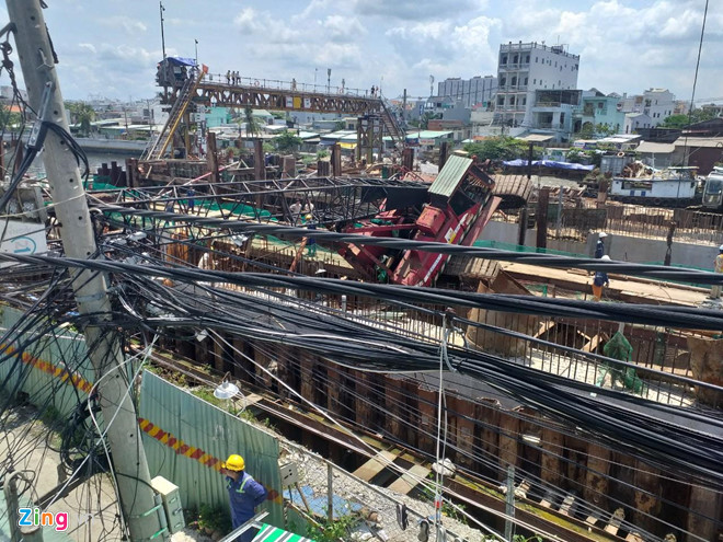 Đổ cần cẩu ở dự án chống ngập 10.000 tỷ, sập mái nhà cấp 4 do can cau o du an chong ngap 10000 ty sap mai nha cap 4