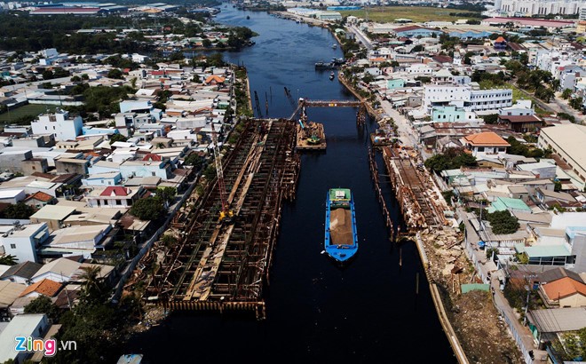 Đổ cần cẩu ở dự án chống ngập 10.000 tỷ, sập mái nhà cấp 4 do can cau o du an chong ngap 10000 ty sap mai nha cap 4